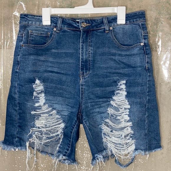 C’est Toi size 1xl Destroyed Denim Short - Picture 1 of 7